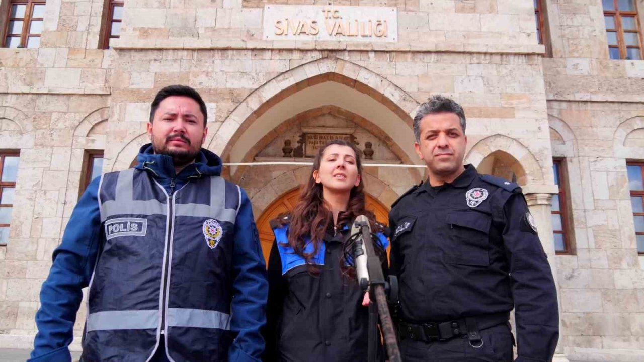 Hem çalıp hem söylediler, polis haftasını kutladılar