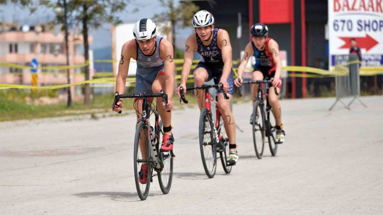 Alanya Justınıano Triatlonu ve Milli Takım seçmesi yapıldı