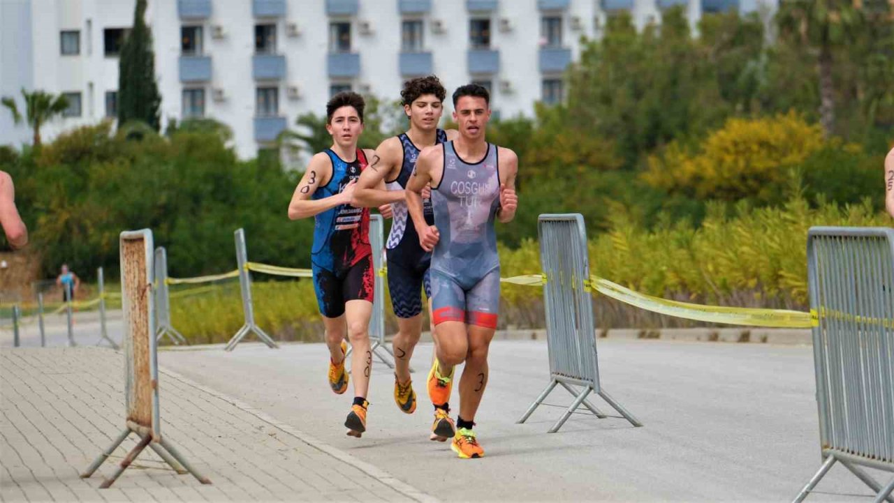 Alanya Justınıano Triatlonu ve Milli Takım seçmesi yapıldı