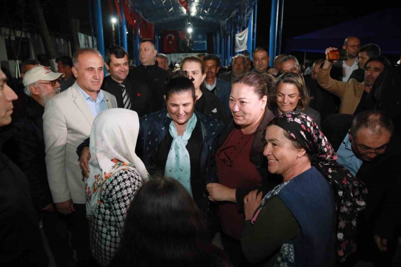 Vatandaşlar, Büyükşehir’in iftar sofralarında bir araya gelmeye devam ediyor