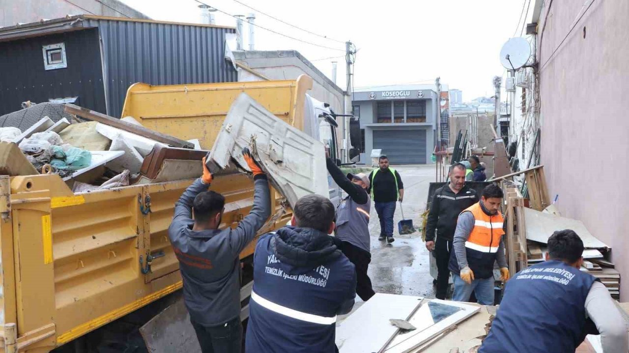 Kirazlı Sanayi Sitesi’nde temizlik çalışması