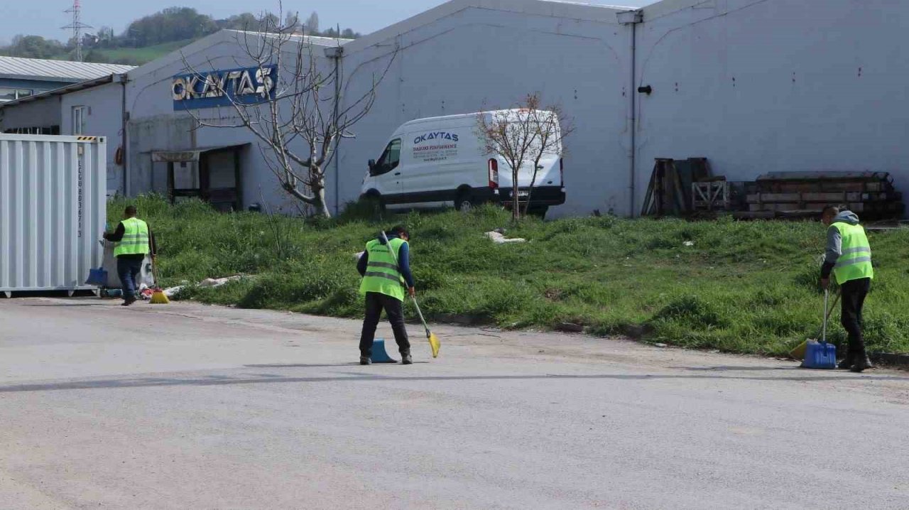 Kirazlı Sanayi Sitesi’nde temizlik çalışması