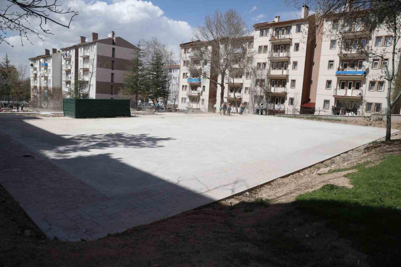 2000 Evler Mahallesi’nde park yenileniyor