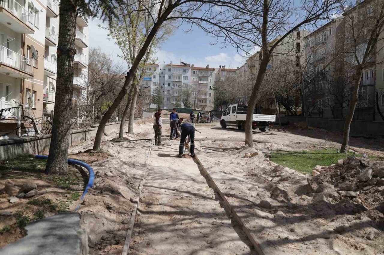 2000 Evler Mahallesi’nde park yenileniyor