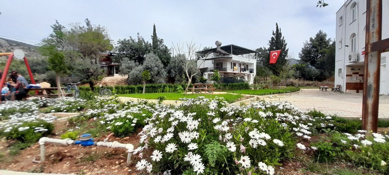 Şehit Baki Ünüvar Parkı çocukların hizmetine sunuldu