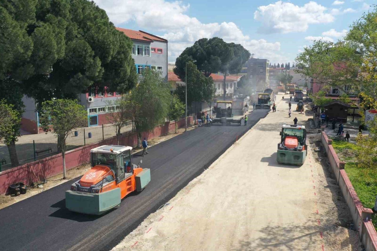 Büyükşehir Belediyesi yol yapım çalışmalarını sürdürüyor