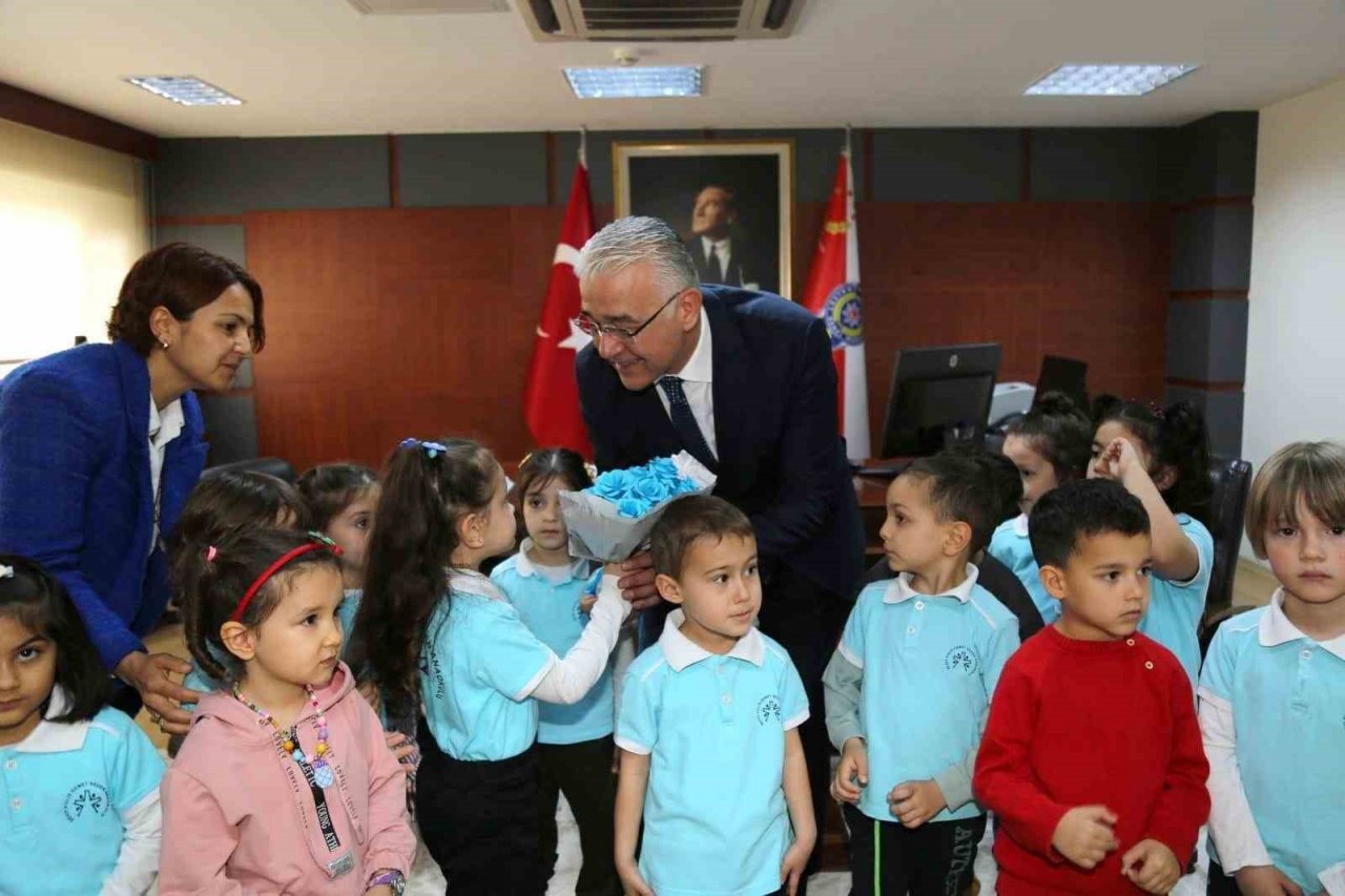Emniyet Müdürü Ekici, minikleri ağırladı
