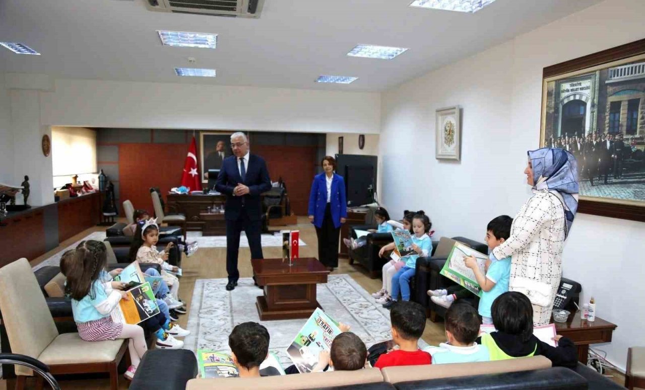 Emniyet Müdürü Ekici, minikleri ağırladı