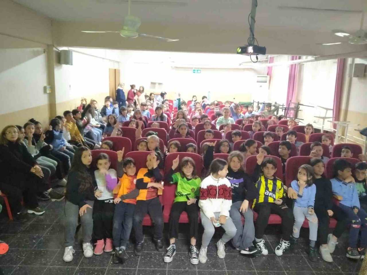 Aydın’da öğrencilere su ürünleri eğitimi verildi