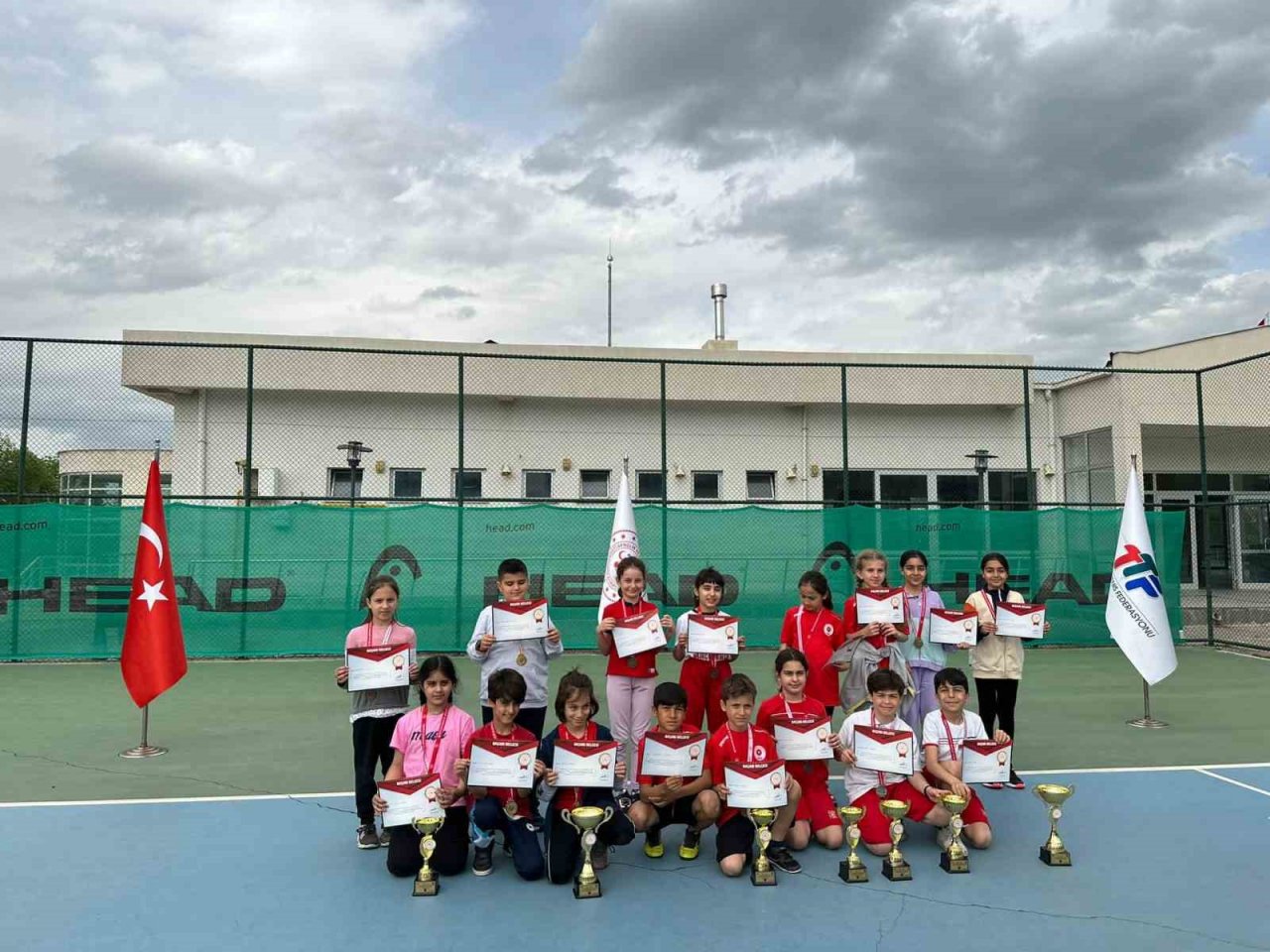 Batman’da tenisin küçük şampiyonları belli oldu