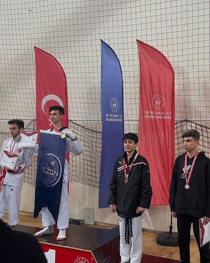 Batmanlı taekwondocular dereceyle döndü