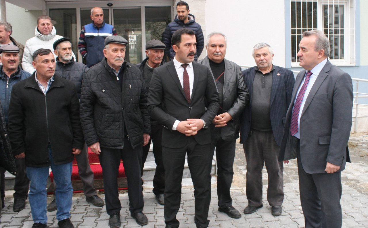 Bozüyük’te çiftçilere ayçiçeği tohumu dağıtıldı