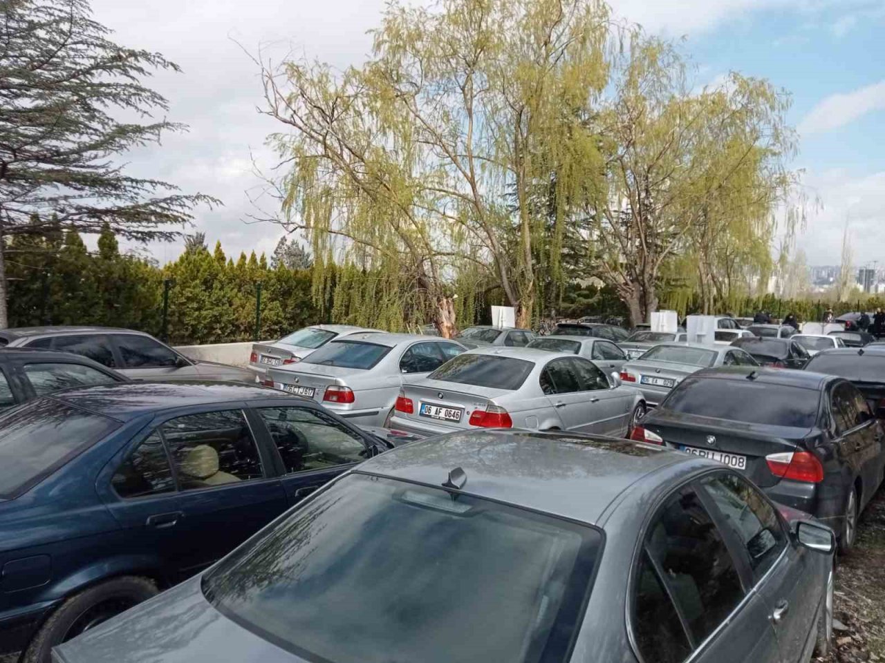 Bulgaristan’dan yaşa dışı yollarla getirdikleri araçların şasi numarasını değiştirip ’change’ yapan çeteye "Kontak" operasyonu