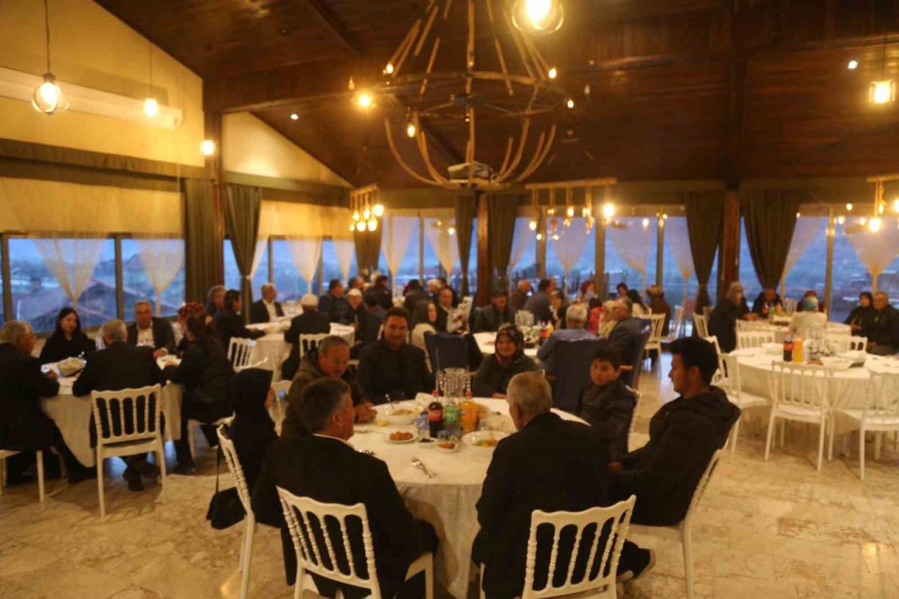 Çamelili muhtarlar gönül sofrasında buluştu