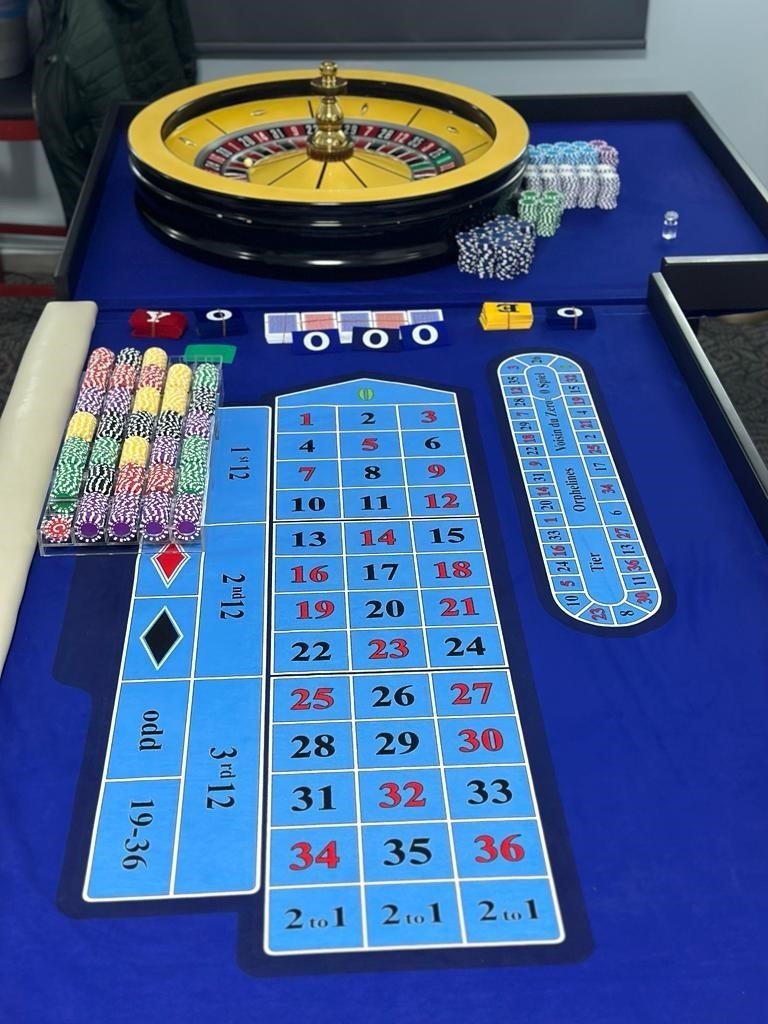 Kumar masasında yakalanan 12 kişiye 48 bin lira ceza kesildi