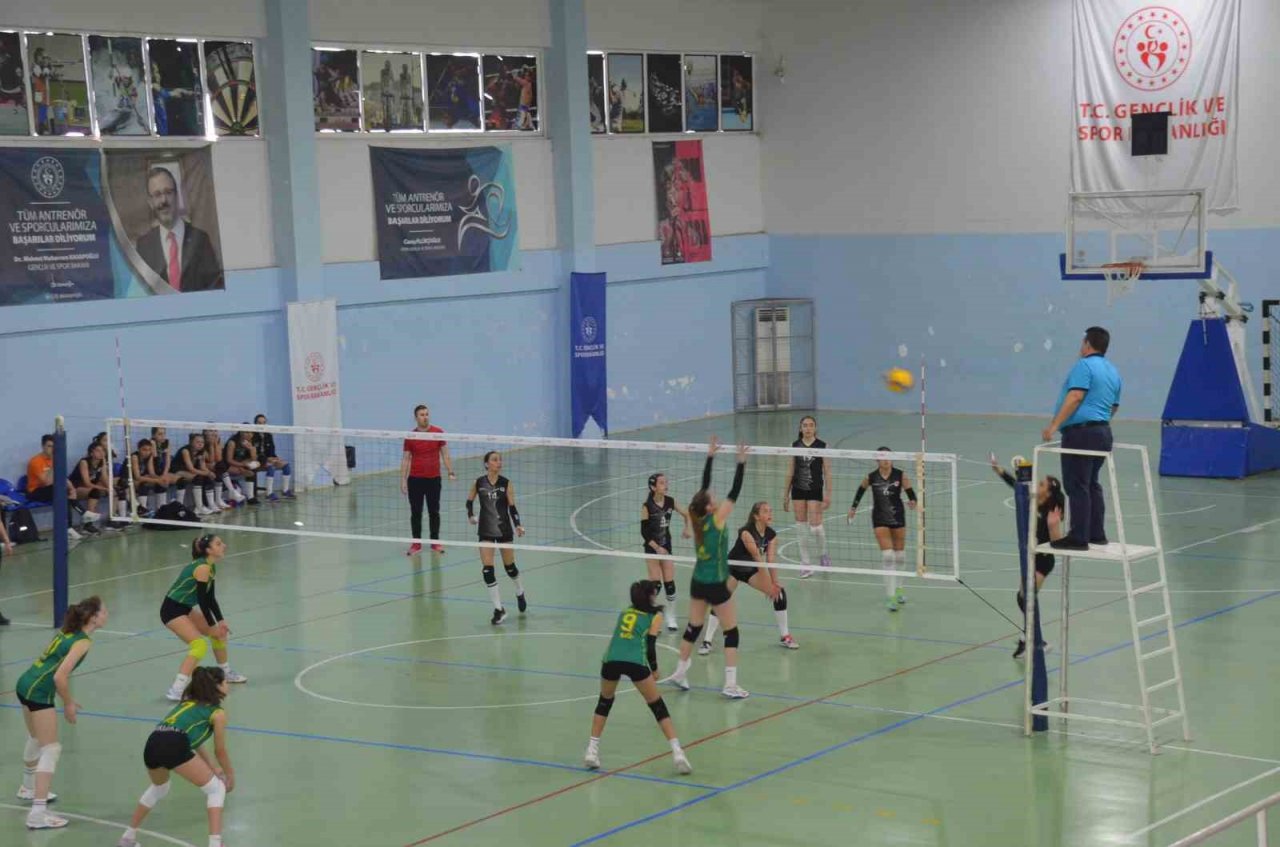 Didim’de Midi Kızlar Voleybol müsabakalarında ilk iki bellirlendi