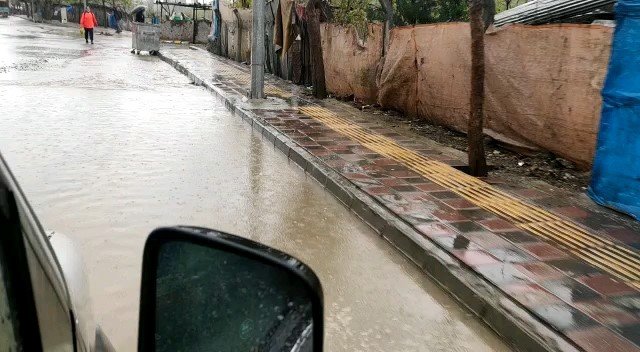 Silvan’da fırtına ve sağanak yağış etkili oluyor