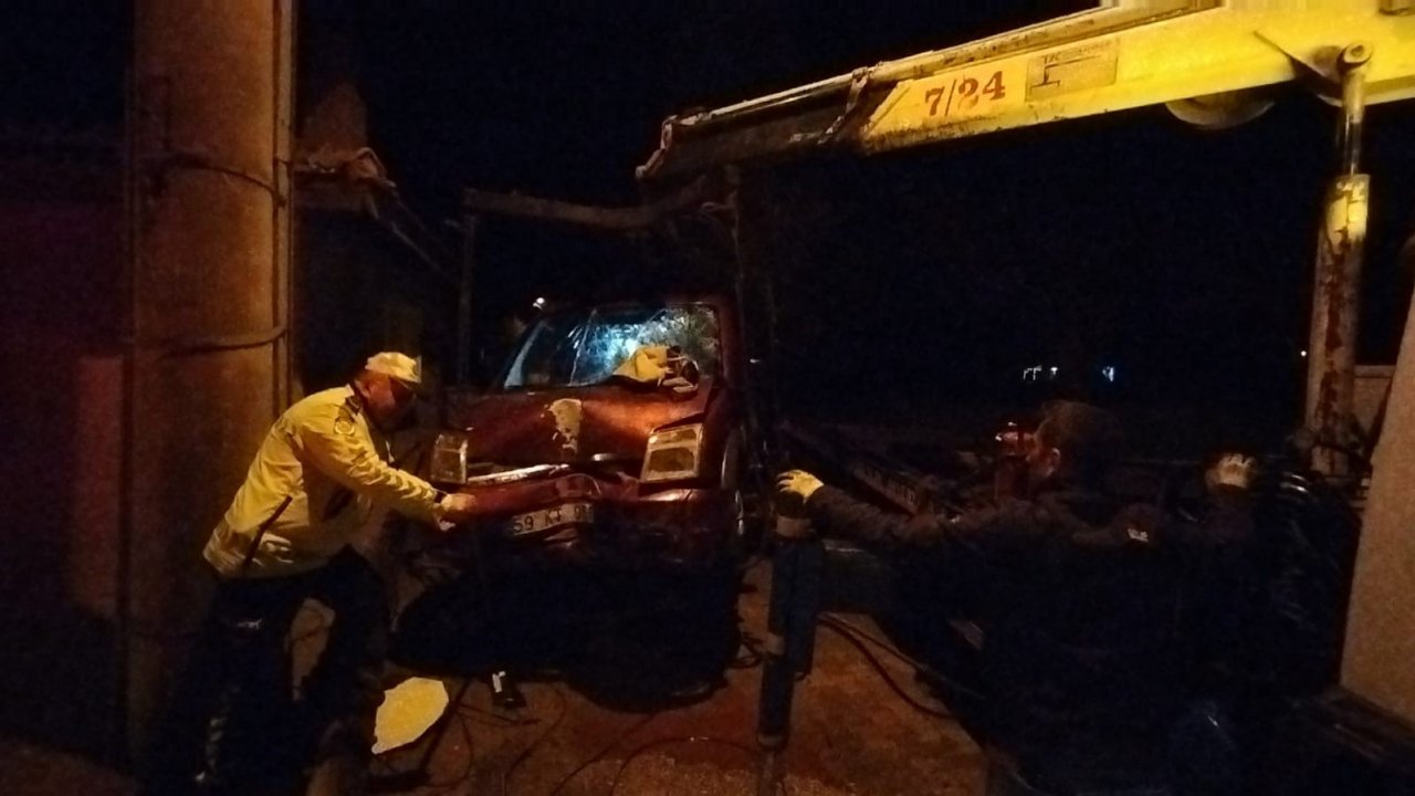 Edirne’de direğe çarpan sürücü yaralandı