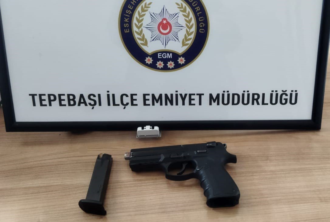 Polis Tepebaşı’nda şüphelilere göz açtırmadı 6 şahsa işlem yaptı
