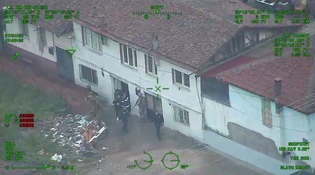 İzmir merkezli 4 ilde uyuşturucu tacirlerine şafak baskını