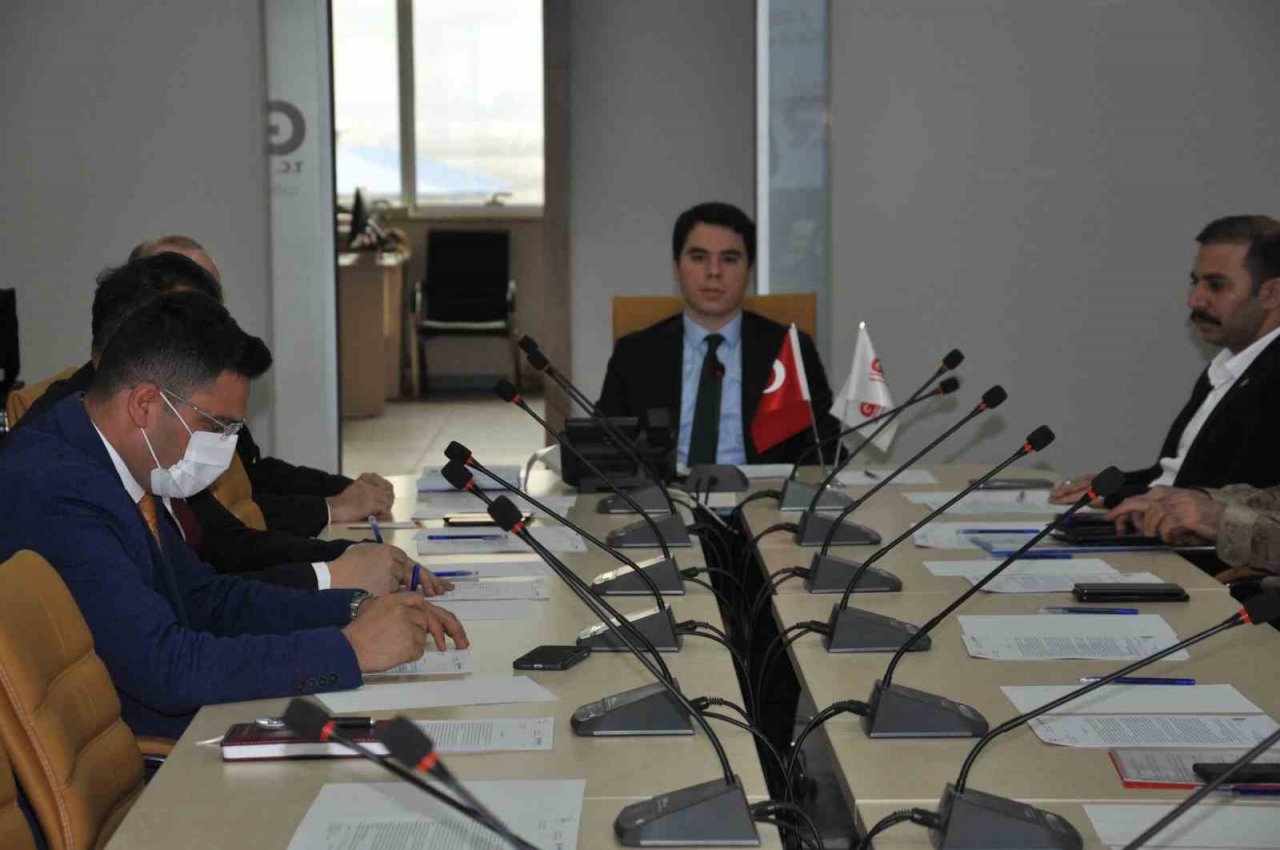 Kars’ta seçim tedbirleri toplantısı yapıldı