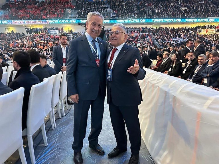 Başkan Büyükkılıç, AK Parti Seçim Beyannamesi ve Milletvekili Aday Tanıtım Toplantısı’na katıldı