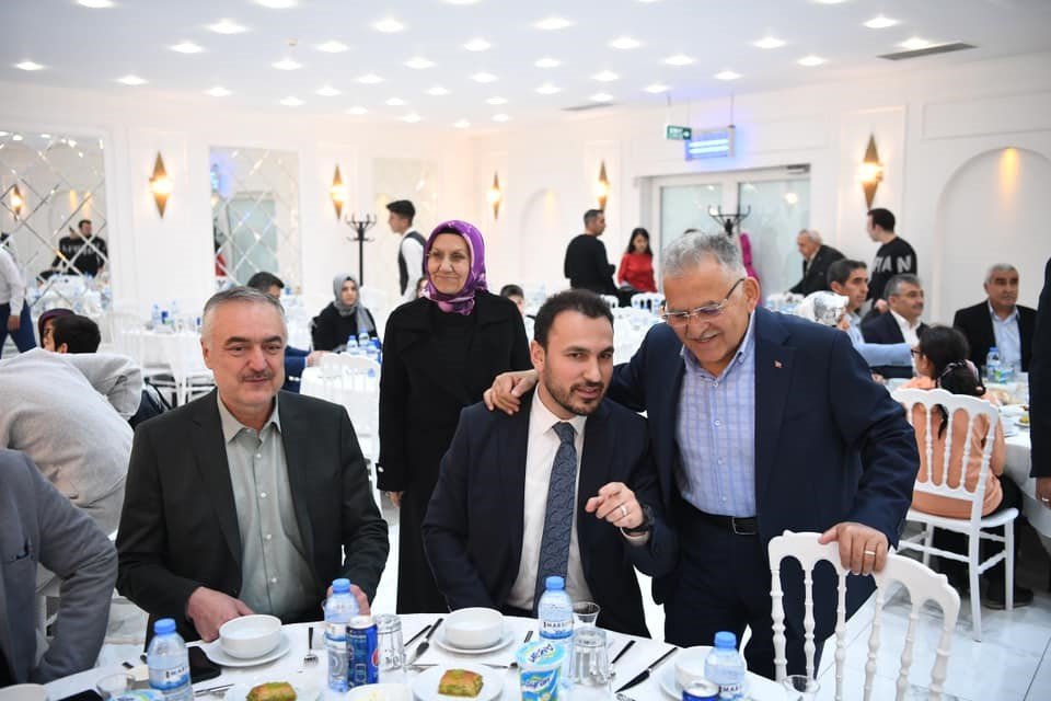 Başkan Büyükkılıç, Meclis Üyeleri ve Aileleriyle İftarda Buluştu