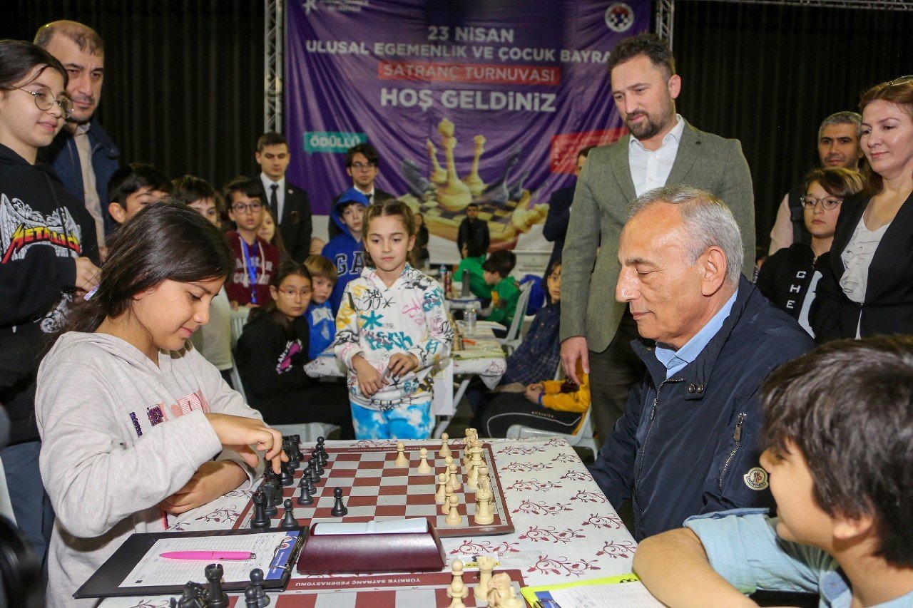 Küçükçekmece’de 23 Nisan satranç turnuvası heyecanı