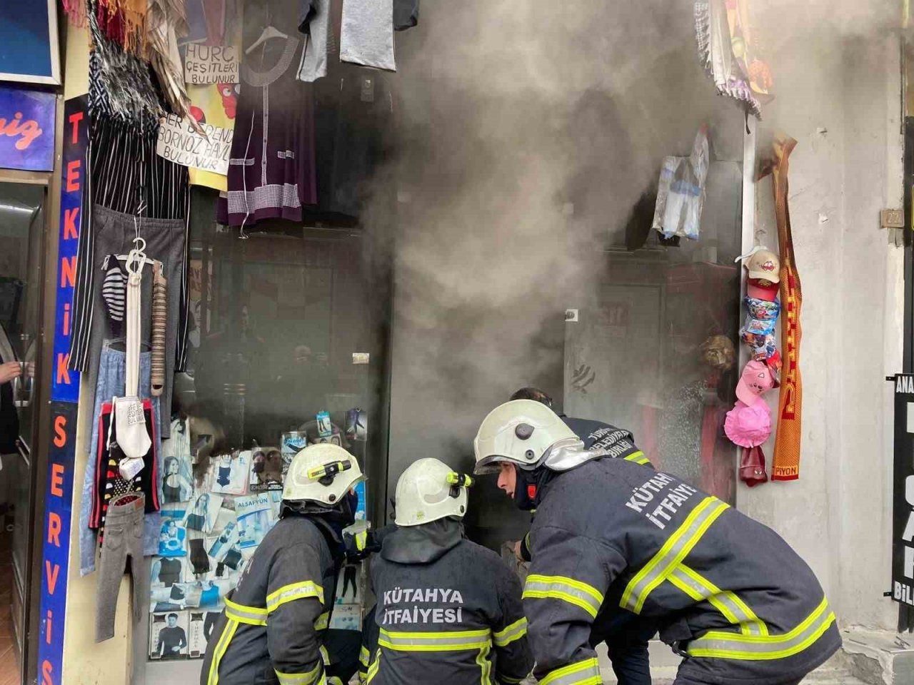 Kütahya’daki yangında bir kişi dumandan etkilendi