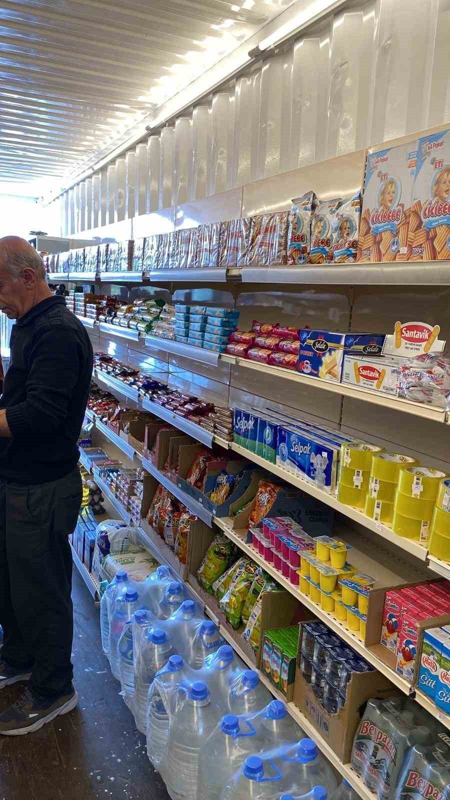 Malatyalı bakkal, depremde yıkılan ekmek teknesine ŞOK Marketler sayesinde yeniden kavuştu