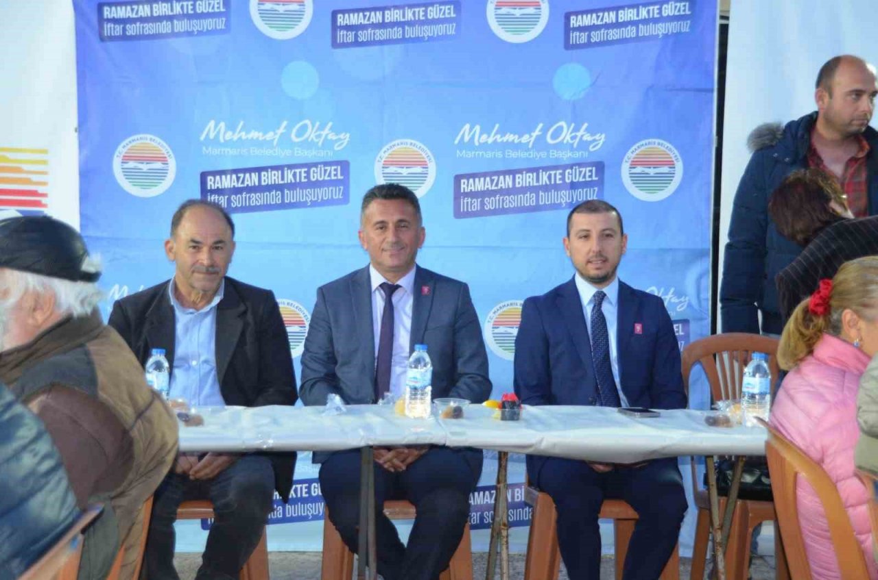 Marmaris Bozburun’da vatandaşlar iftarda buluştu