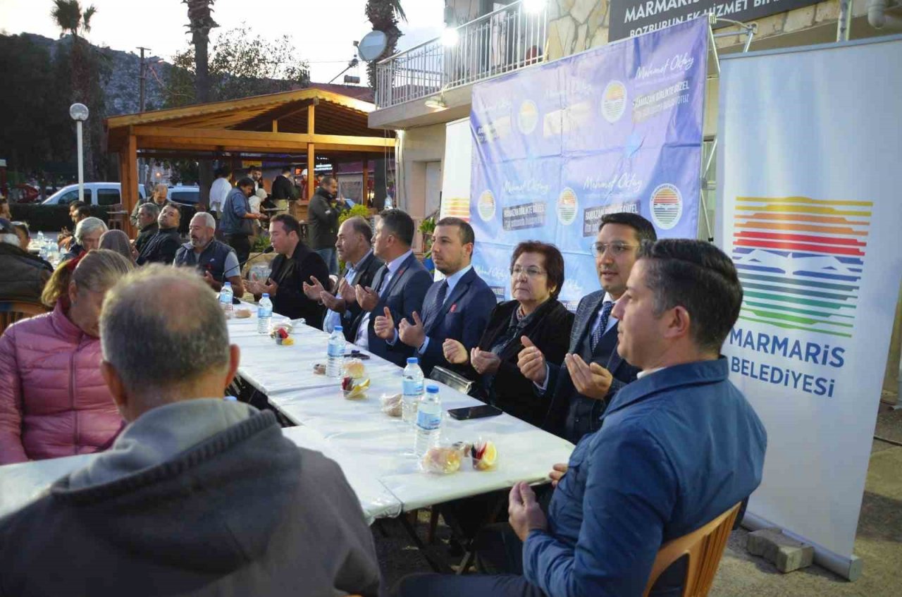 Marmaris Bozburun’da vatandaşlar iftarda buluştu