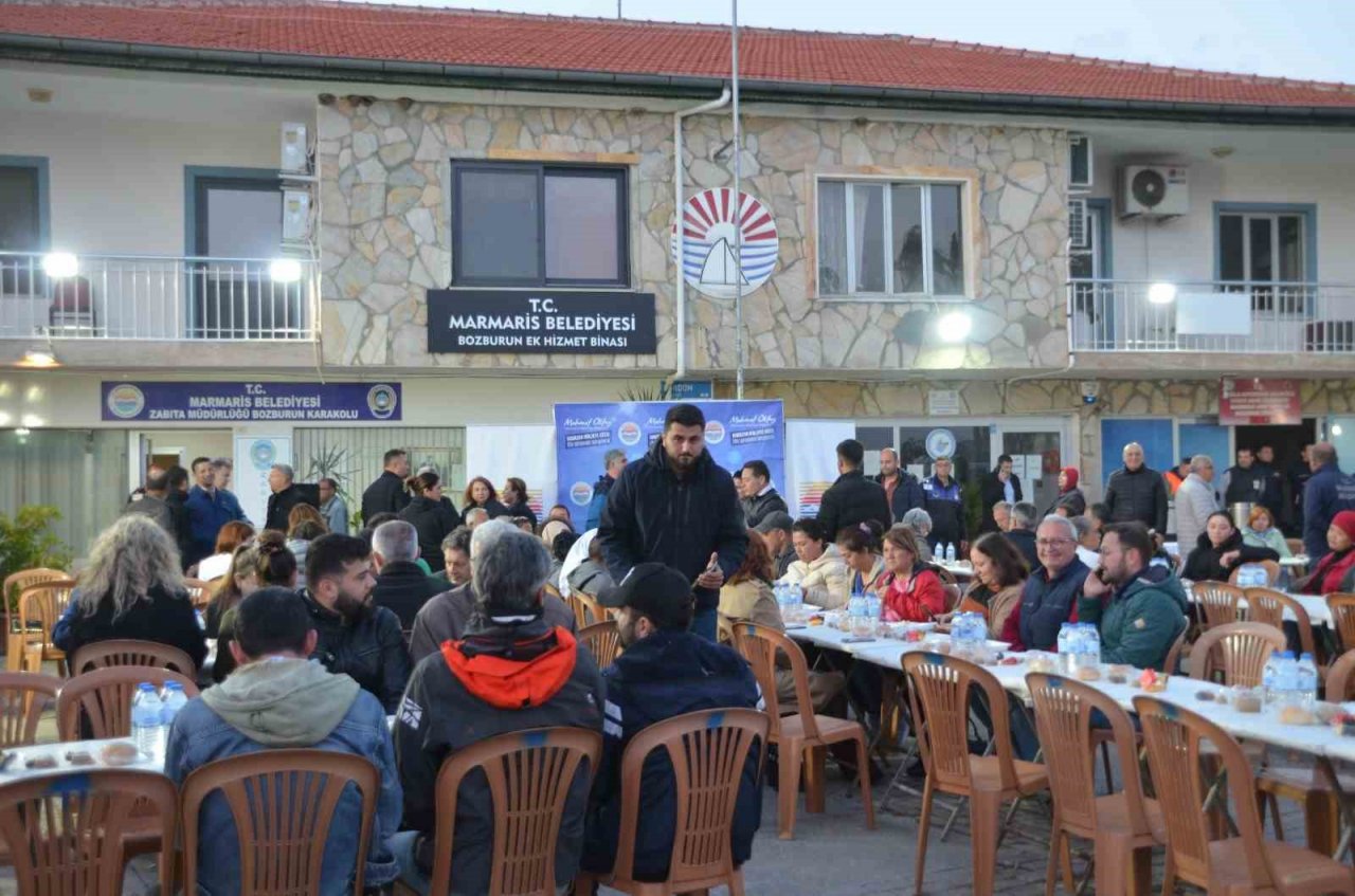 Marmaris Bozburun’da vatandaşlar iftarda buluştu