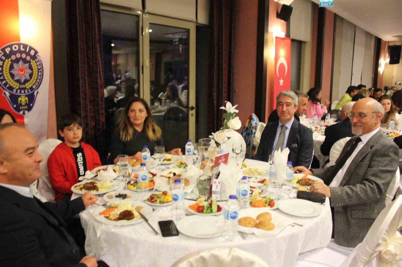 Marmaris’te iftar sofrası şehit yakınları ve gaziler için kuruldu