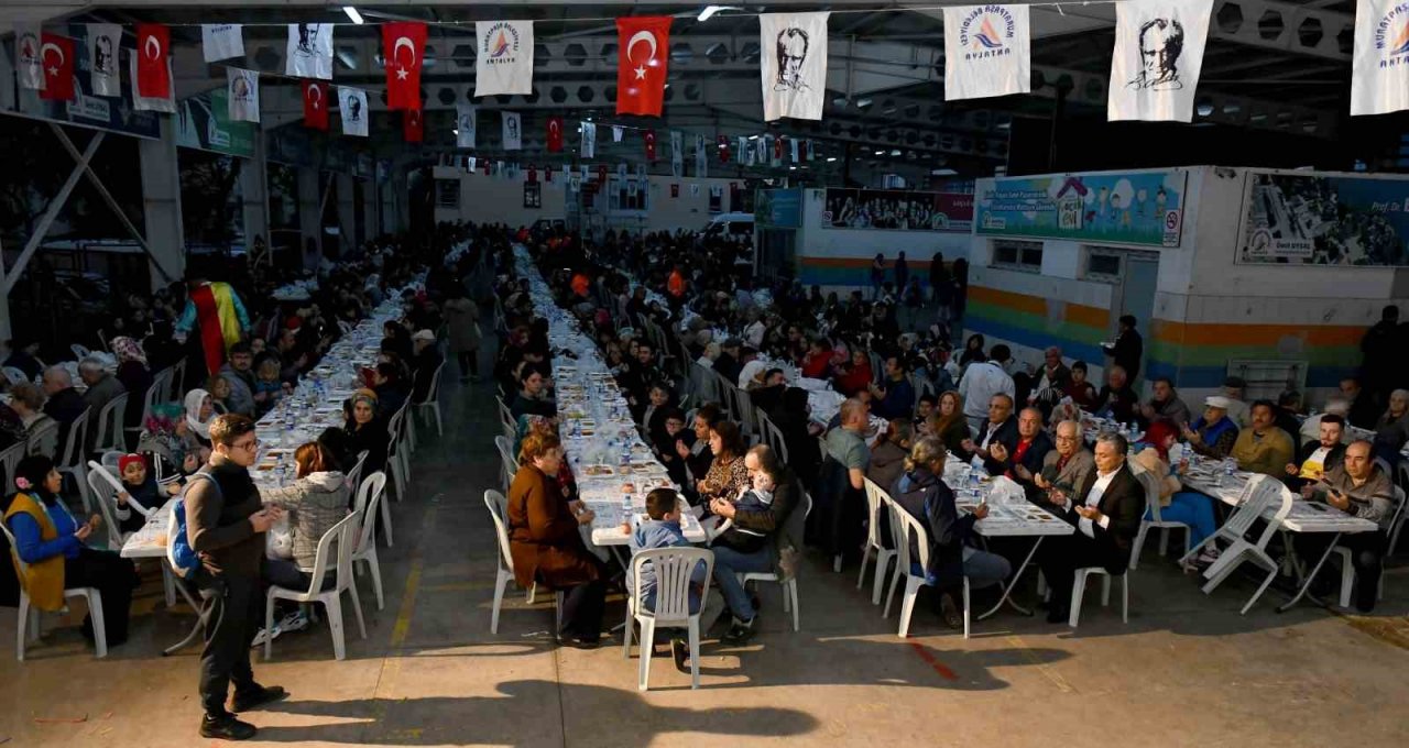 Uysal, “Ötekileştirici dili Muratpaşa’mıza sokmuyoruz”