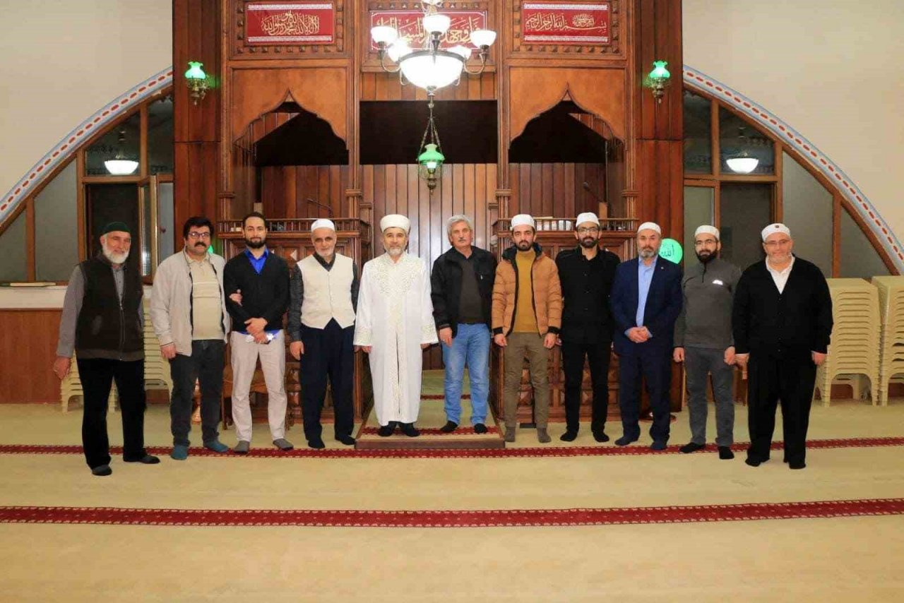 Osmanlı’dan miras “Enderun usulü teravih namazı” kılındı