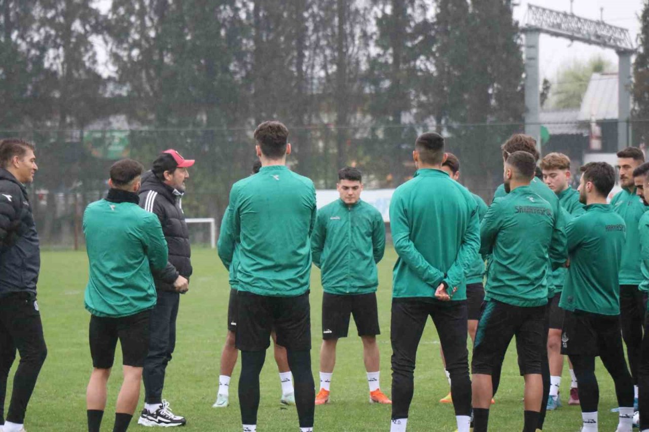Süper Lig hasreti çeken Sakaryaspor, basamaklara sağlam basıyor