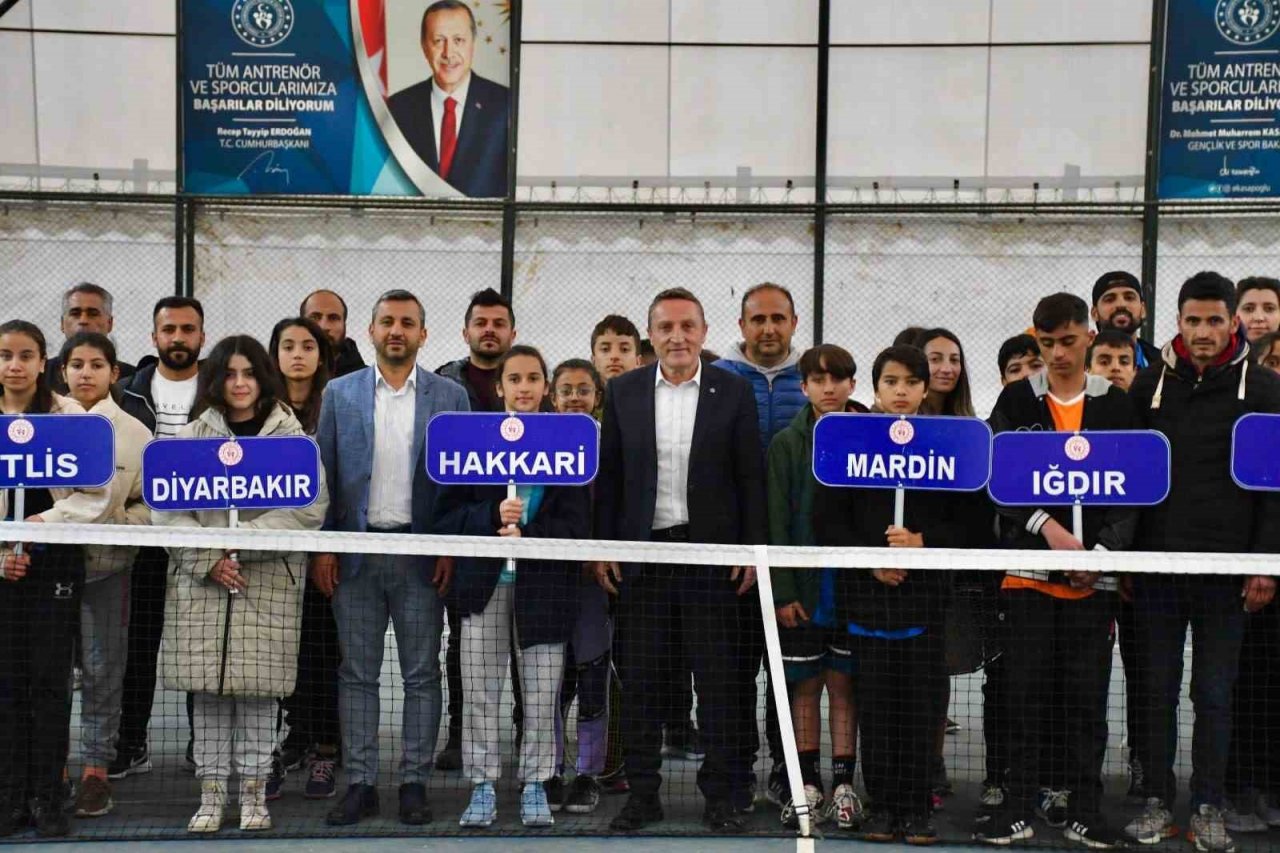 Şırnak’ta tenis turnuvası düzenlendi