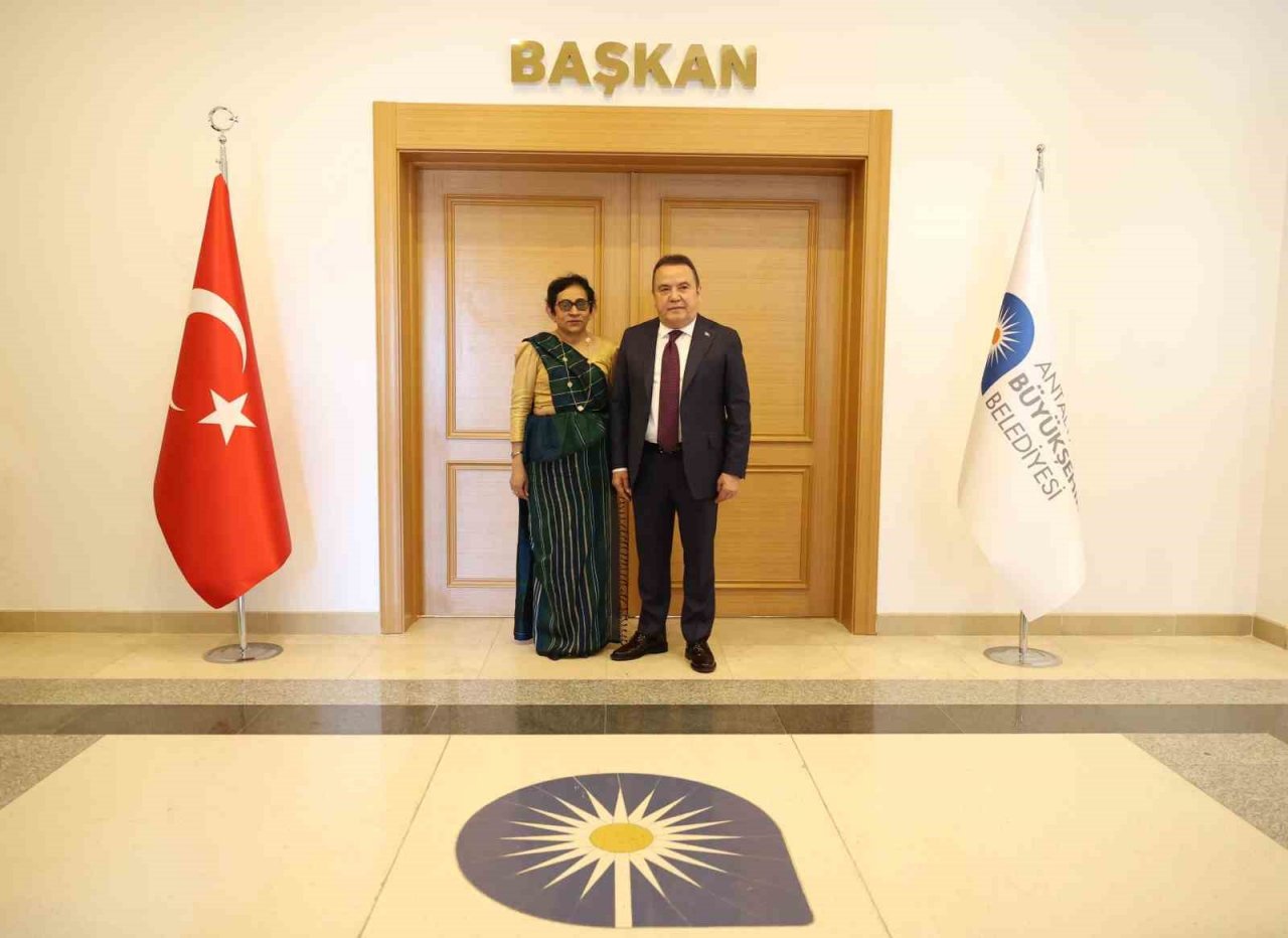 Sri Lanka Büyükelçisi’nden Başkan Böcek’e ziyaret