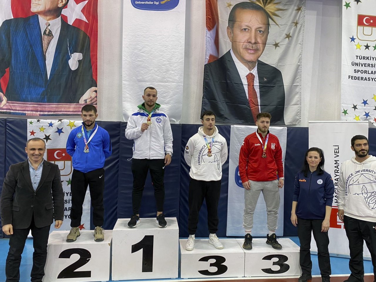 SUBÜ’lü karatecilerden 5 bronz madalya