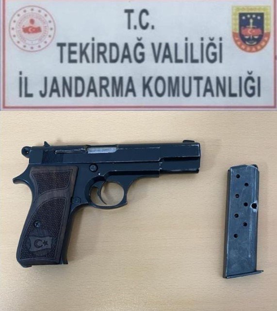 Pala ve silahlar ele geçirildi