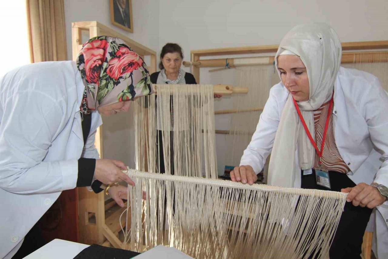 Asırlık miras ıstar tezgazlarında yeniden dokunuyor