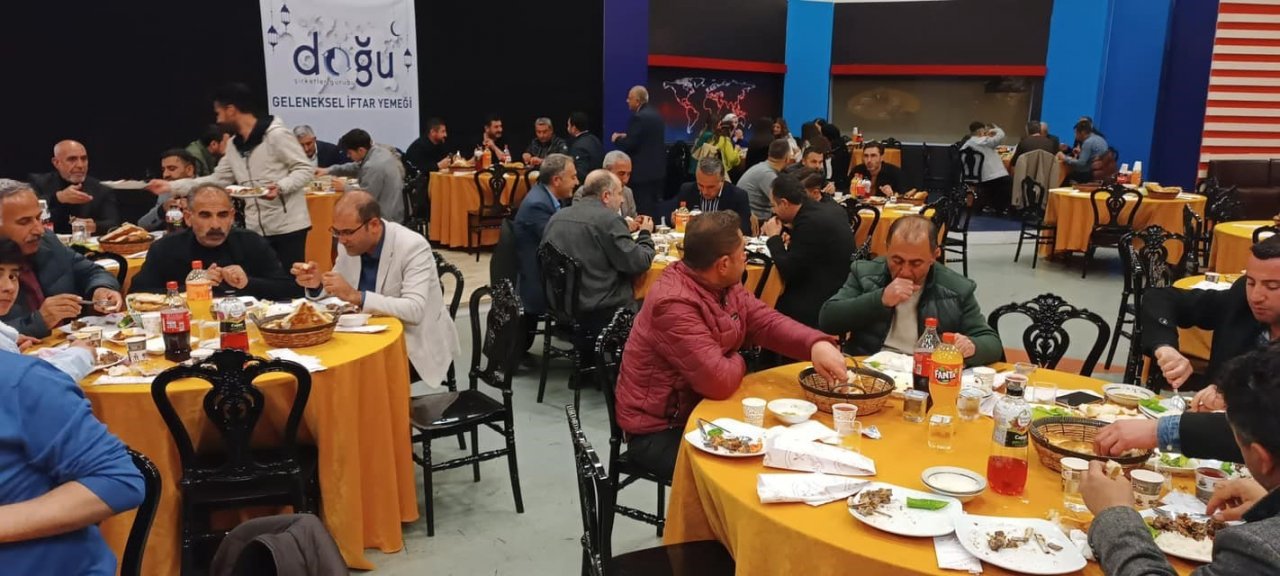 VATSO Başkanı Kandaşoğlu Beyaz Liste üyeleriyle iftarda bir araya geldi