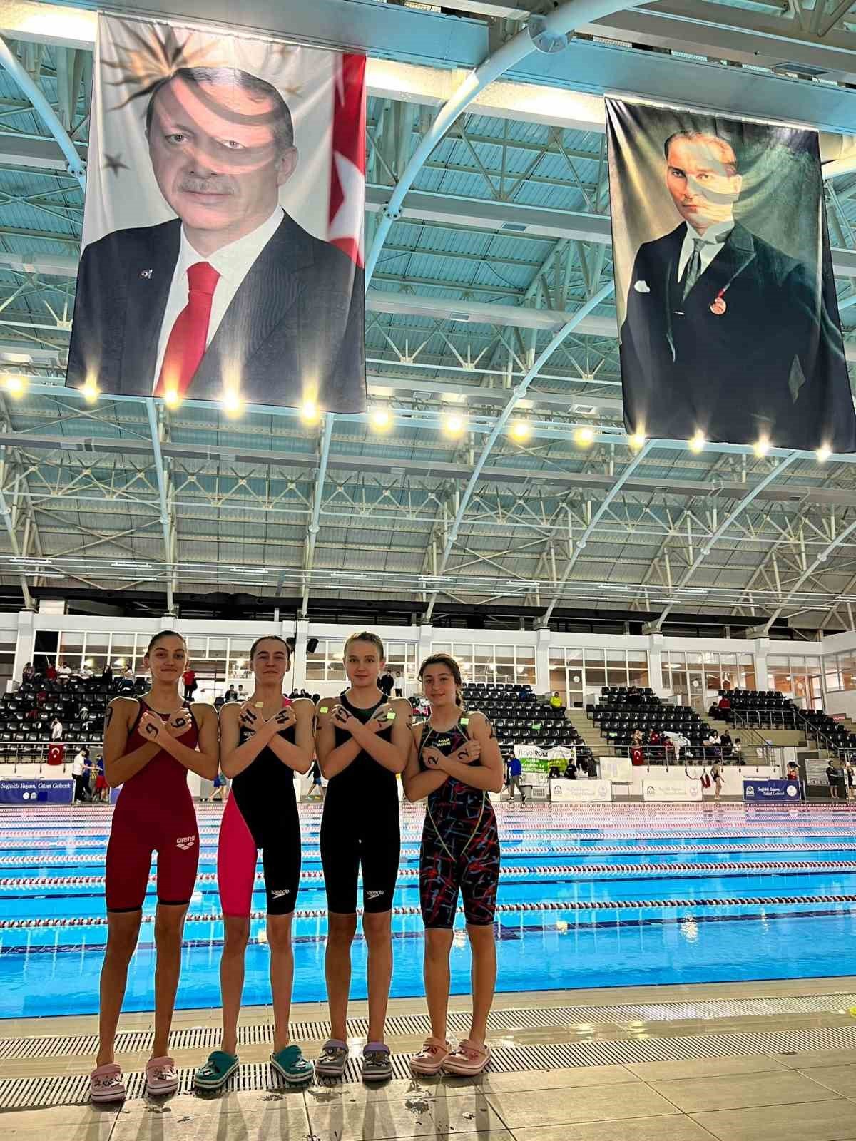 Yıldırım’ın altın kulaçlarından 15 madalya