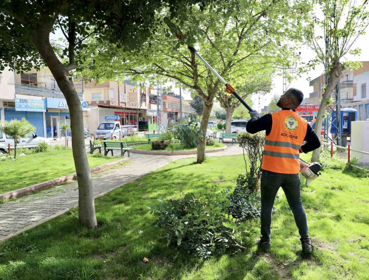 Yüreğir’de 40 mahallede bahar temizliği