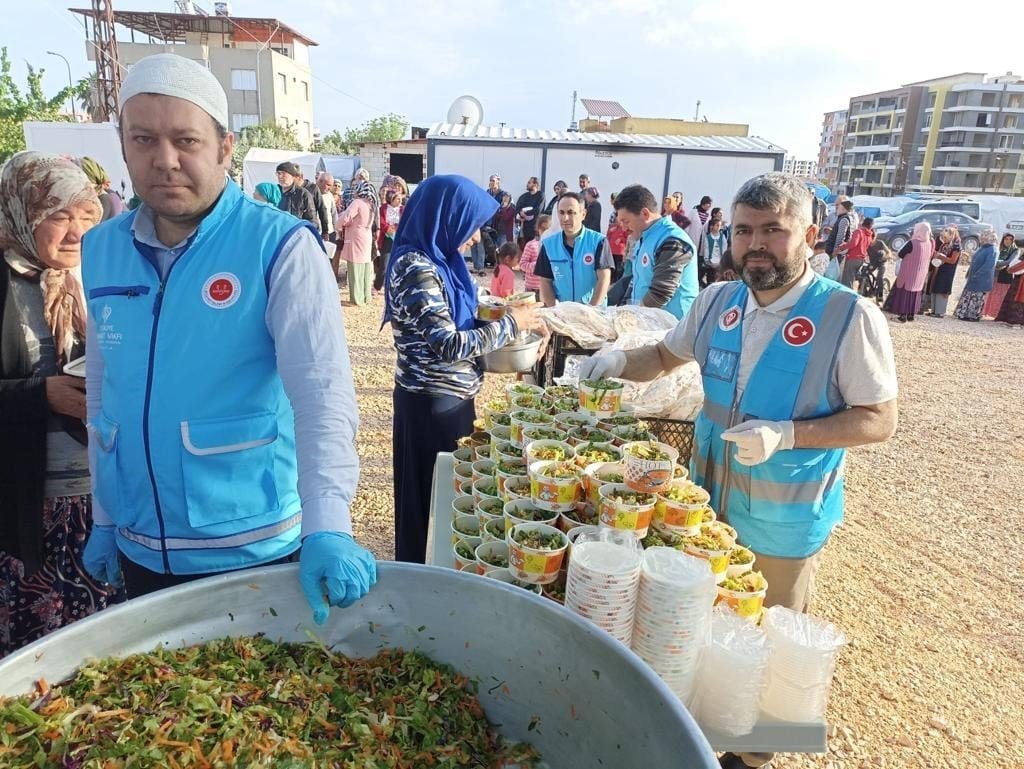 Afyonkarahisar İl Müftülüğü Kırıkhan’da iftar sofrası kurdu