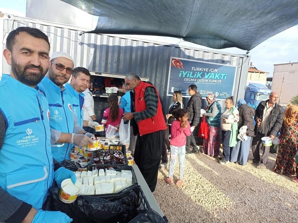 Afyonkarahisar İl Müftülüğü Kırıkhan’da iftar sofrası kurdu