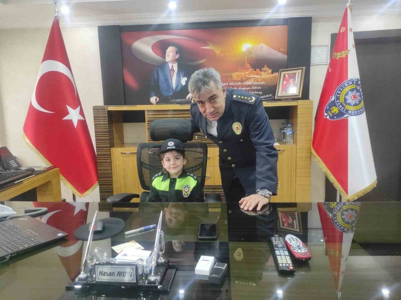 Ağrı’da minik öğrenciler Polis Haftası’nı unutmadı