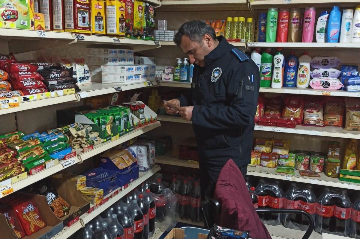 Yalova Altınova’da bakkallar denetlendi