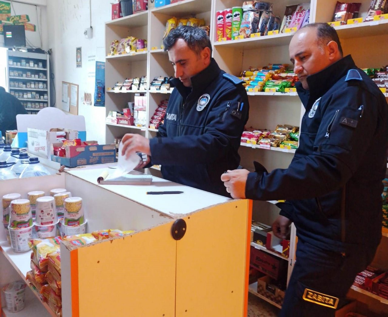 Yalova Altınova’da bakkallar denetlendi